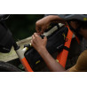 Sacoche de cadre Apidura 2,8 L étanche, légère et stable pour le bikepacking et le gravel.