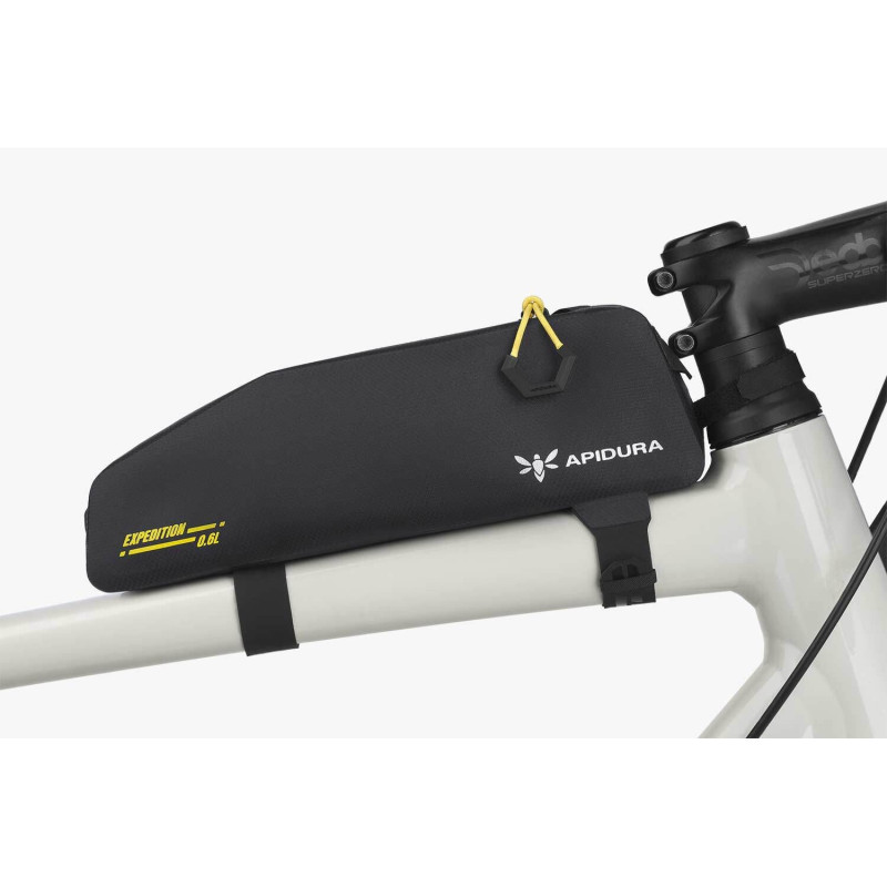 Sacoche top tube Apidura 0,6 L étanche, légère et stable pour le bikepacking et le gravel.