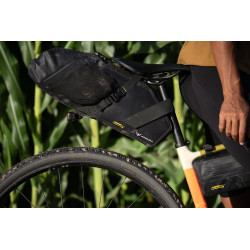 Sacoche de selle Apidura 16 L étanche, stable et idéale pour le bikepacking longue distance.