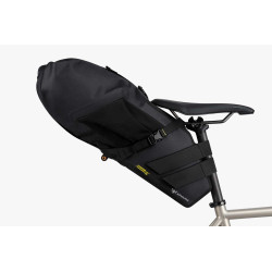 Sacoche de selle Apidura 16 L étanche, stable et idéale pour le bikepacking longue distance.