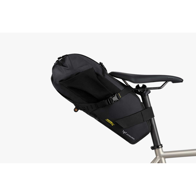 Sacoche de selle Apidura 9 L étanche, stable et légère pour le bikepacking longue distance.