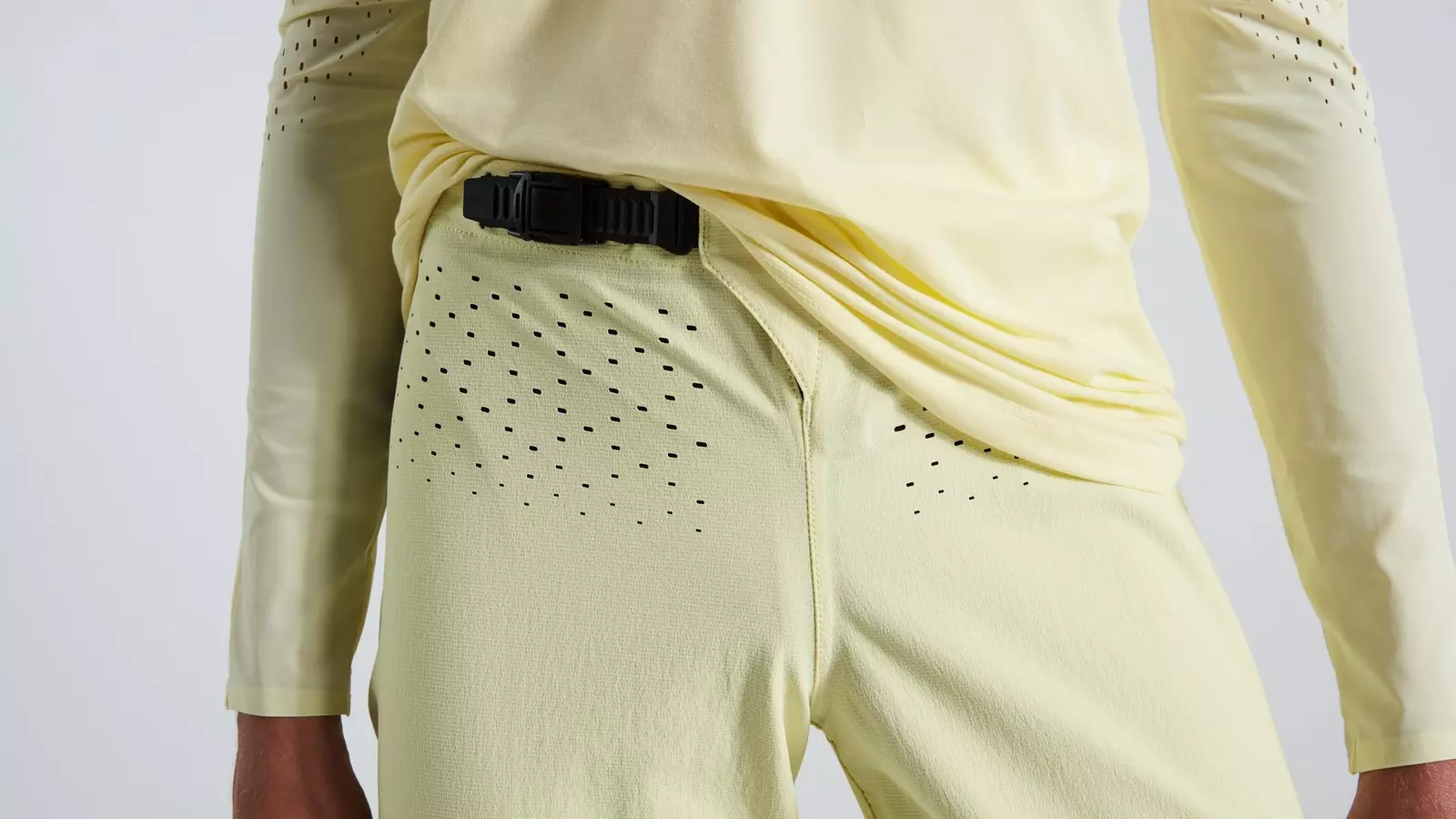 64222-0503_APP_BUTTER-GRAVITY-PANT-BUTR-32_DETAIL2