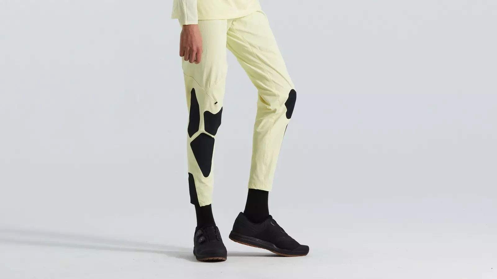 64222-0503_APP_BUTTER-GRAVITY-PANT-BUTR-32_FRONT-3-4