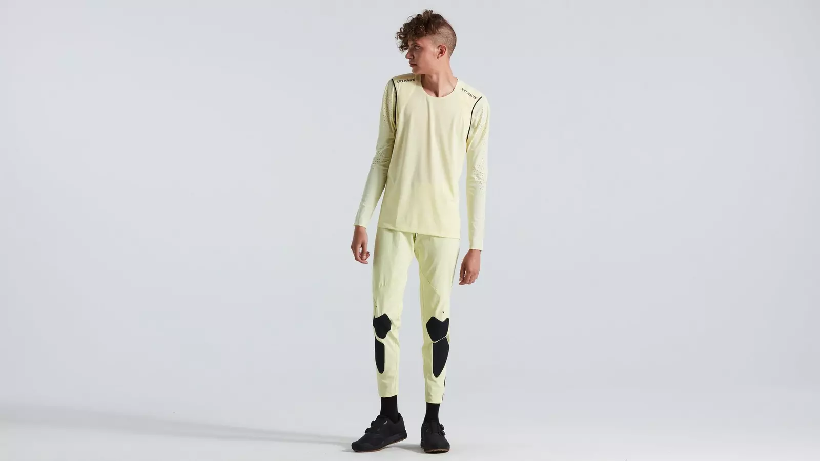 64222-0503_APP_BUTTER-GRAVITY-PANT-BUTR-32_HERO