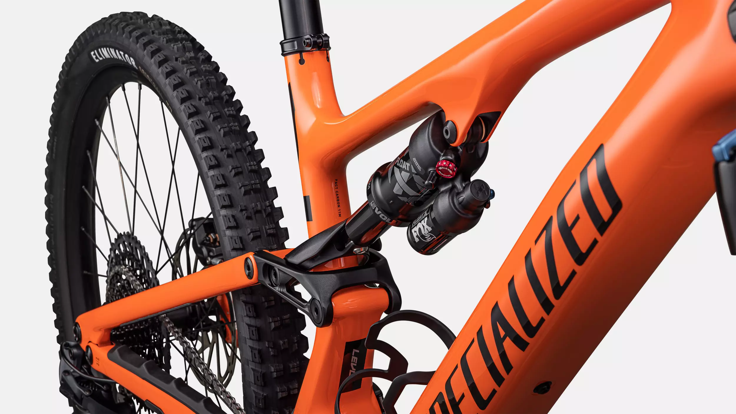 96822-52_LEVO-SL-COMP-CARBON-BLZ-BLK-SILDST_D4-SSTT