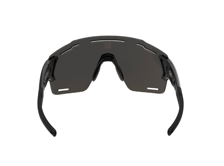 Vue arrière des lunettes de sport AZR ASPIN RX avec écran noir cylindrique et monture noire.