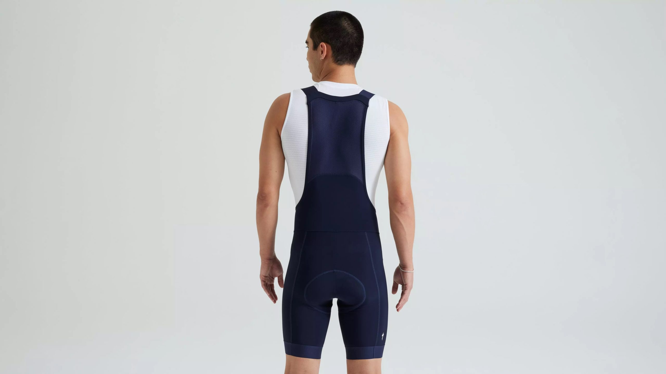 64523-283_APP_FOUNDATION-BIB-SHORT-MEN-DKNVY_BACK