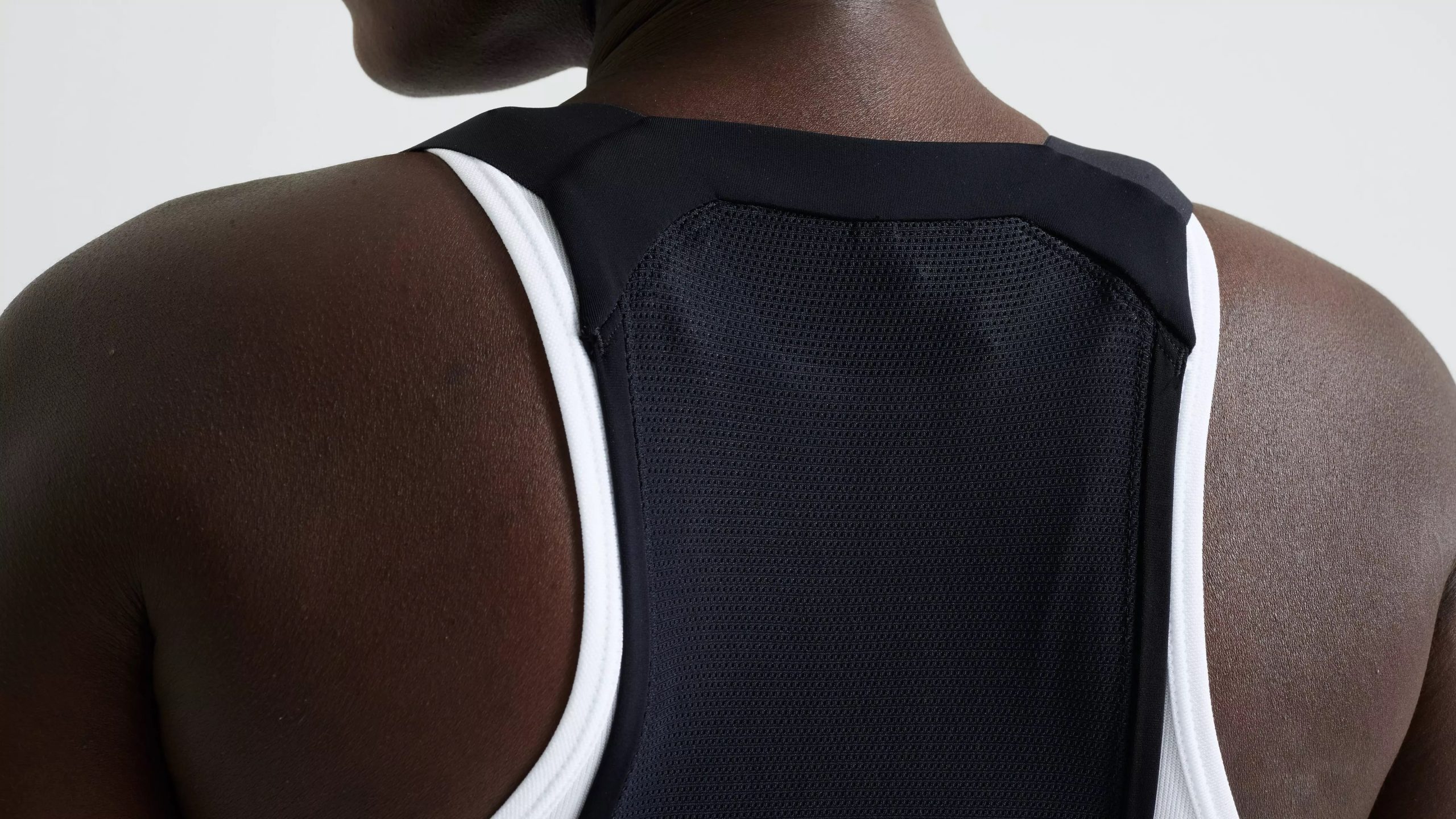 64523-290_APP_FOUNDATION-BIB-SHORT-WMN-BLK_DETAIL2