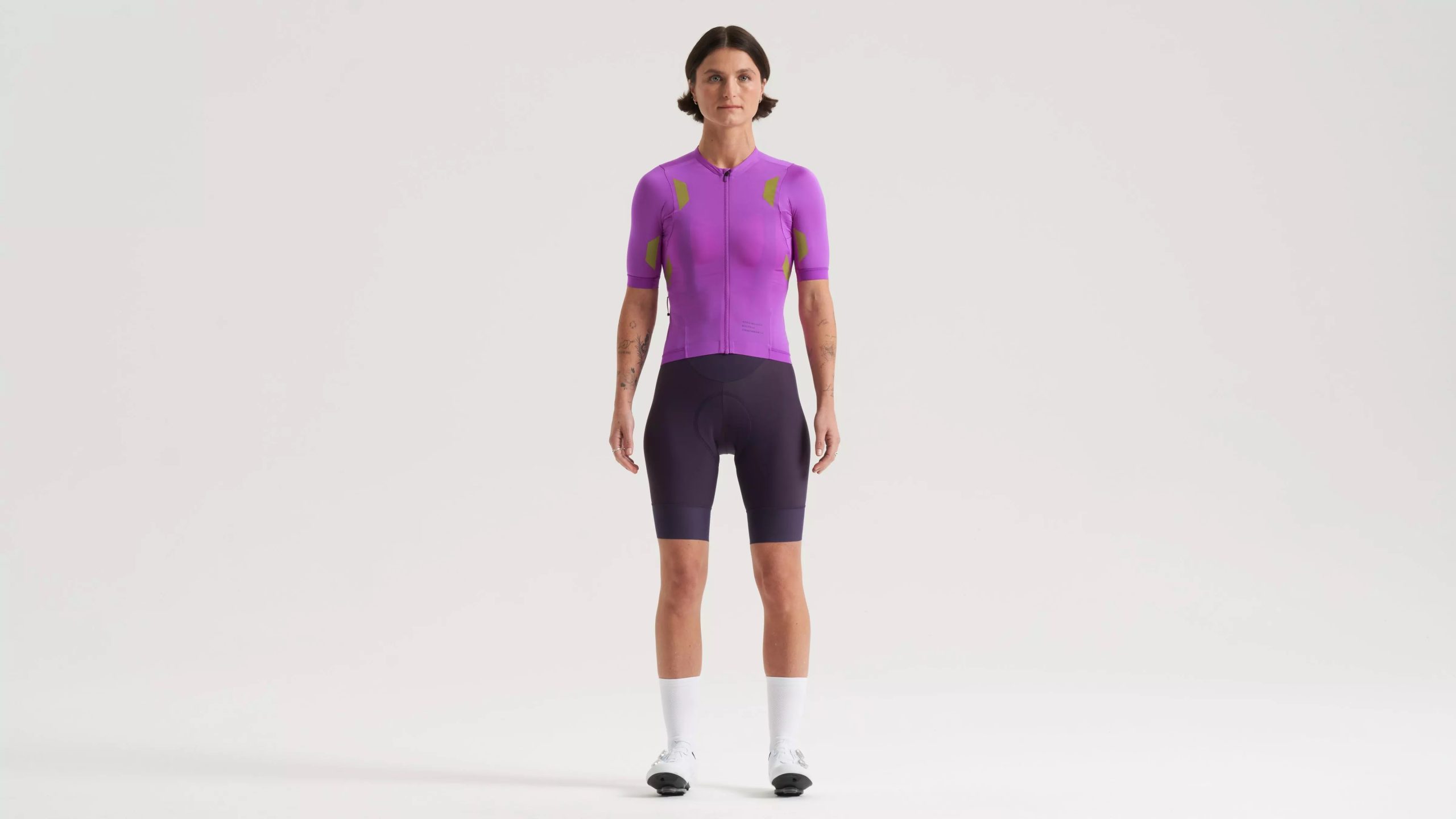 65725-08_APP_PRIME-HYPRVIZ-JERSEY-SS-WMN-PRPORCD_HERO