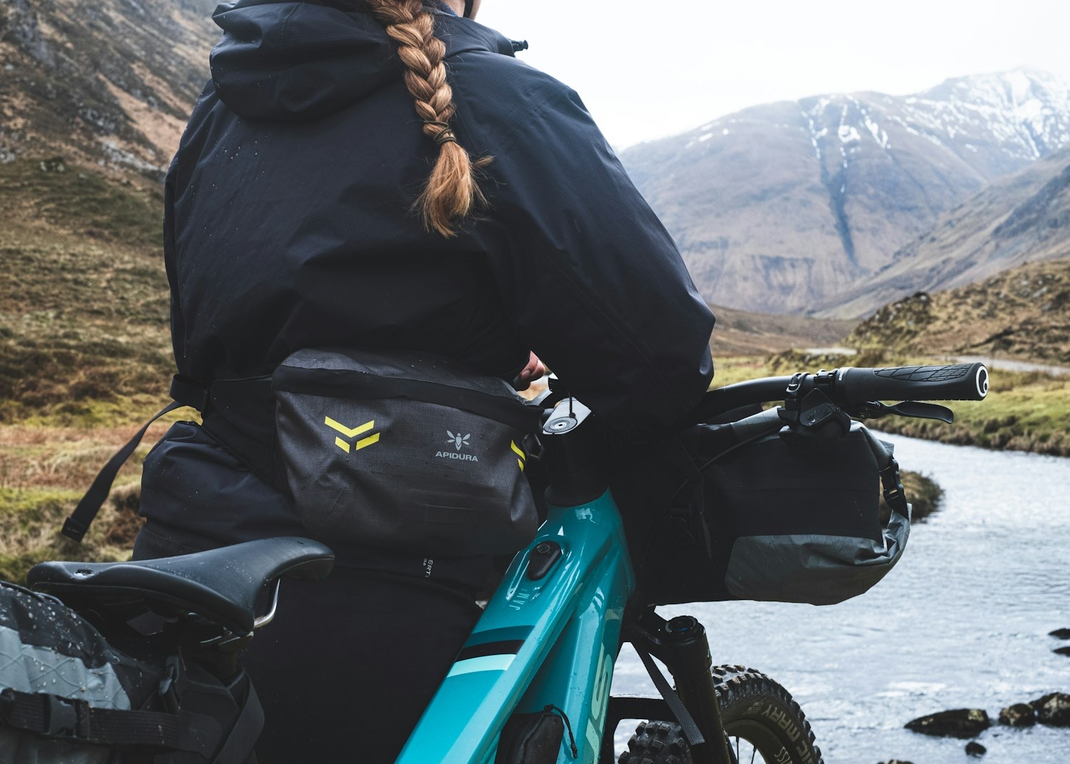 apidura-backcountry-hip-back-lifestyle